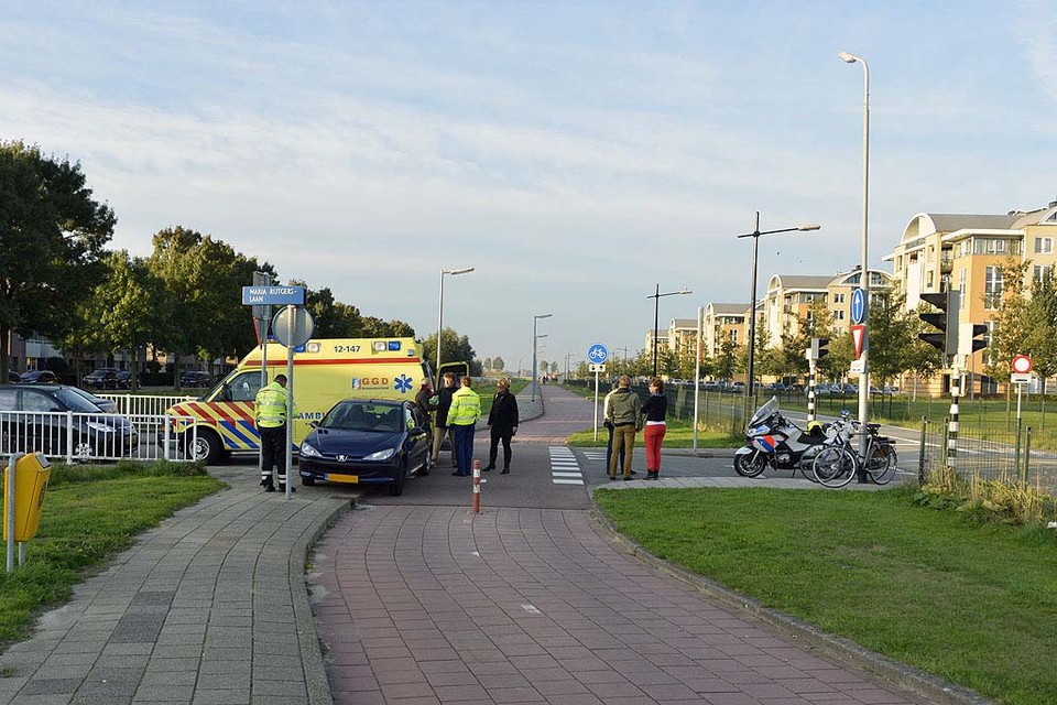 Hoofddorp: fietser aangereden door auto. Foto: Eric van Lieshout