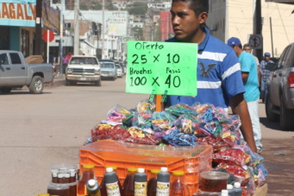Straatventer in Mexico. (Foto: Joost Brantjes)