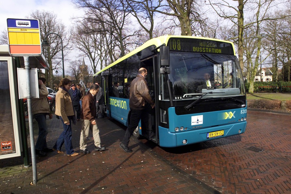 Er rijden dinsdag en woensdag geen bussen vanaf Huizen en Hilversum vanwege een 24-uursstaking door de buschauffeurs.