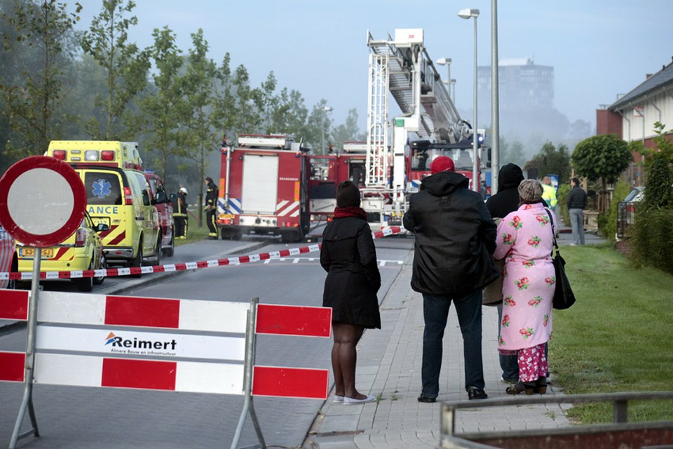 Uitslaande brand in Almere. Foto Studio Kastermans