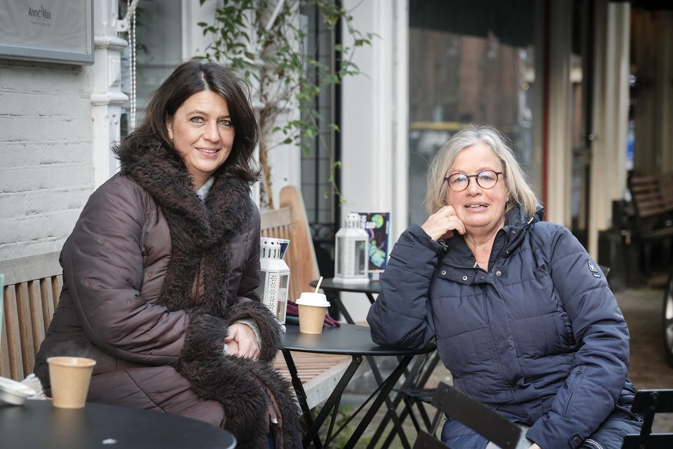 Maria Konijnenbelt en Frances Nuijen:’Het is een sociaal project. We moeten naar elkaar blijven omkijken in de stad en oog houden voor elkaar.’