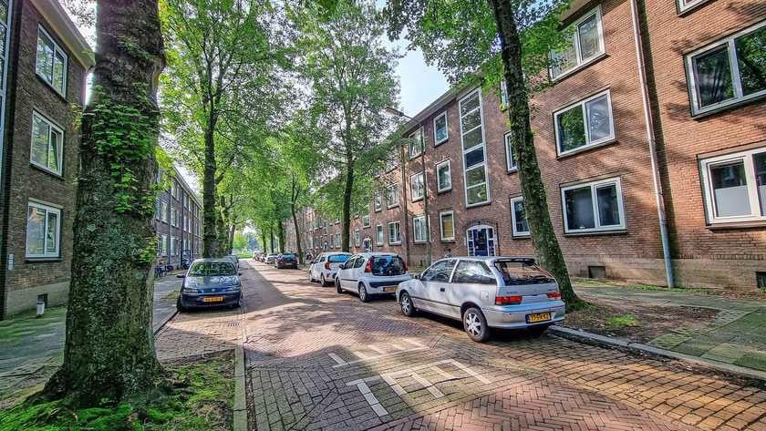 De ontvoerde Hoofddorper werd gewond uit een auto gezet in een woonwijk in Delft.