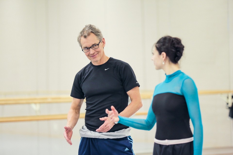 Jorma Elo tijdens een repetitie bij Het Nationale Ballet. Foto Altin Kaftira