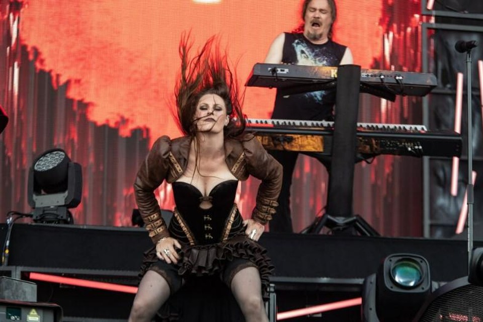 De rockband Nightwish met leadzangeres Floor Jansen tijdens de eerste dag van het muziekfestival Pinkpop dit jaar.