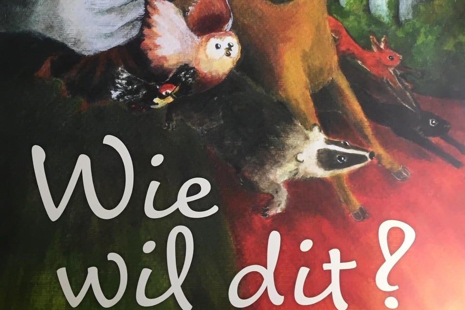 Wegrennende dieren uit het bos van paleis Soestdijk op de poster die Connie Brood uitdeelde als ludieke actie.