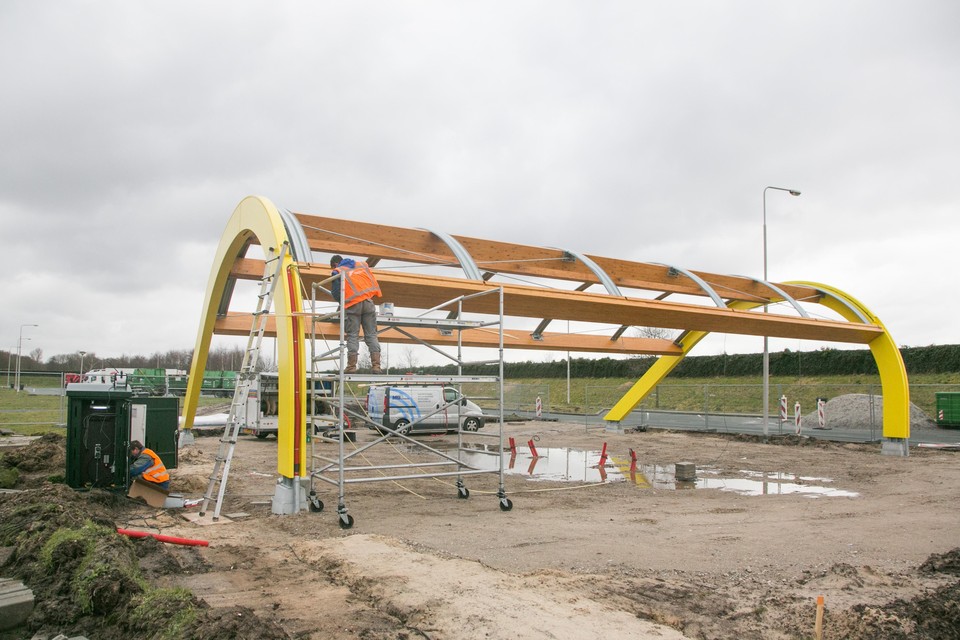 Fastned laadstation in aanbouw langs A27 bij Eemnes, winter 2015.