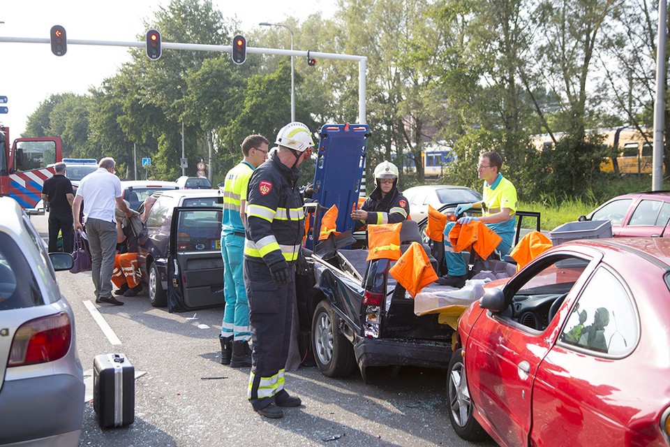 Ernstig ongeluk op Amsterdamsevaart Haarlem. Foto: Michel van Bergen