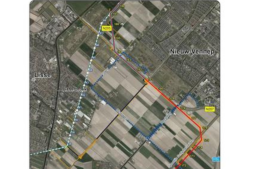In het zuiden van Haarlemmermeer wordt de 380kV-leiding, op het kaartje de rode lijn, bovengronds aangelegd.