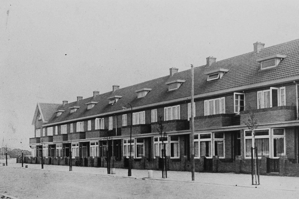 De zuidkant van de Kennemerlaan in 1930.