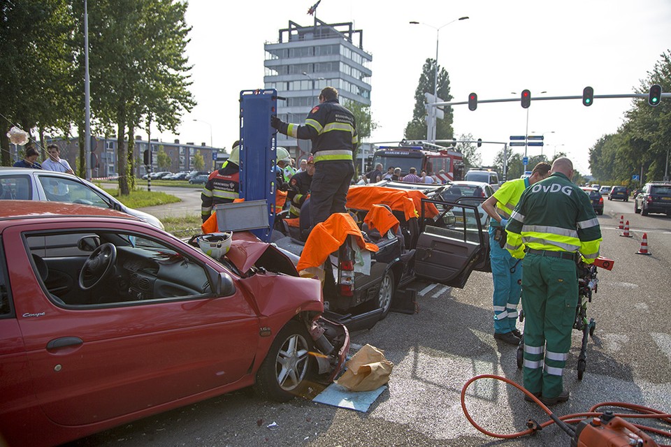 Ernstig ongeluk op Amsterdamsevaart Haarlem. Foto: Michel van Bergen