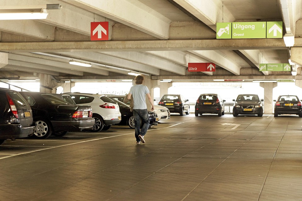 Parkeergarages in het centrum van Hilversum zijn geliefd jachtterrein van autokrakers.