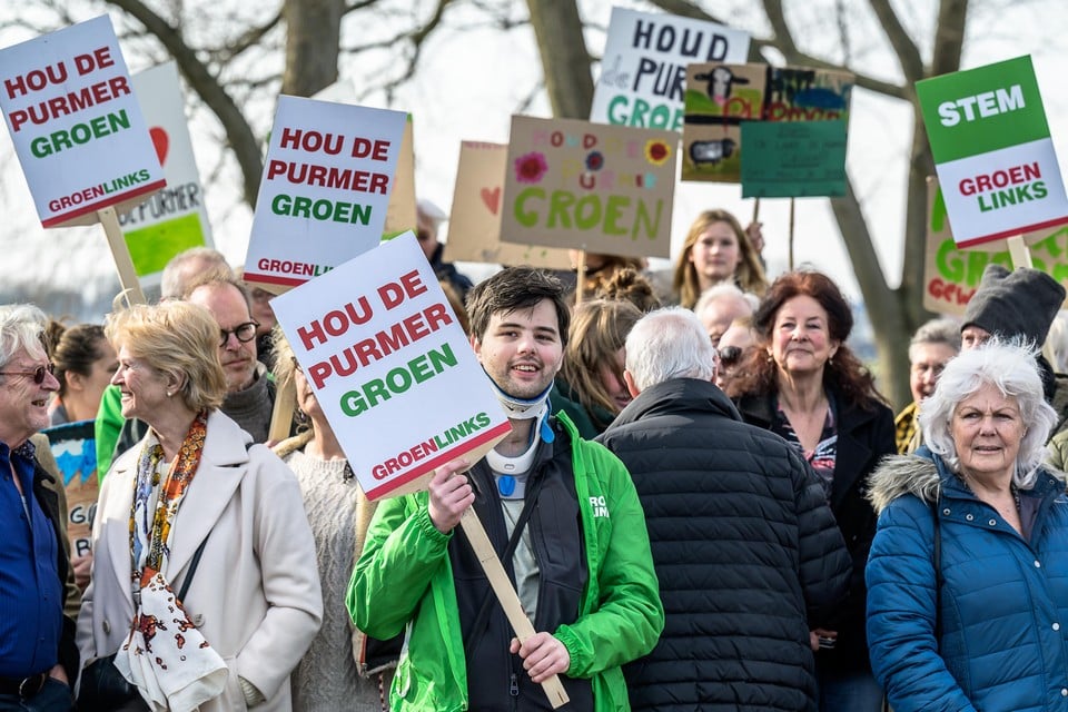 GroenLinks Edam-Volendam voerde onlangs actie tegen uitbreiding van een bedrijventerrein.