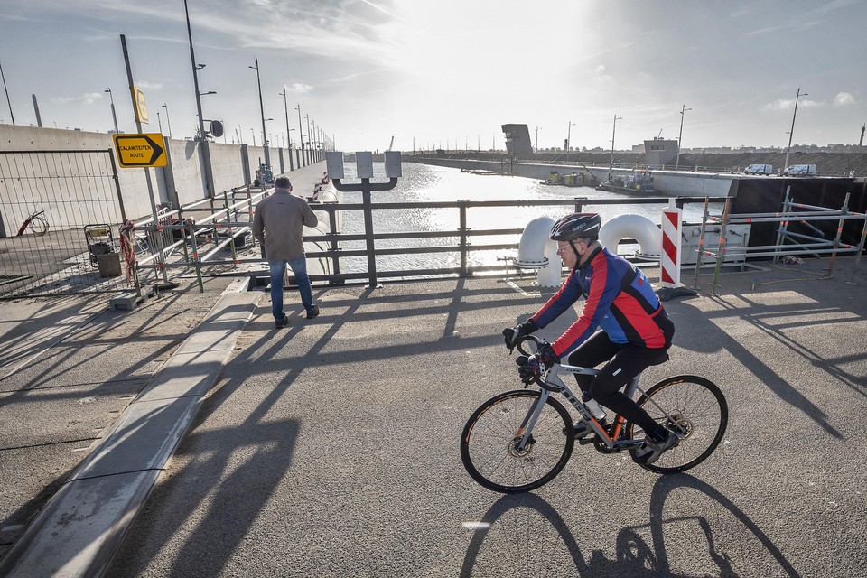De route is sinds maart 2021 weer open voor fietsers en voetgangers.