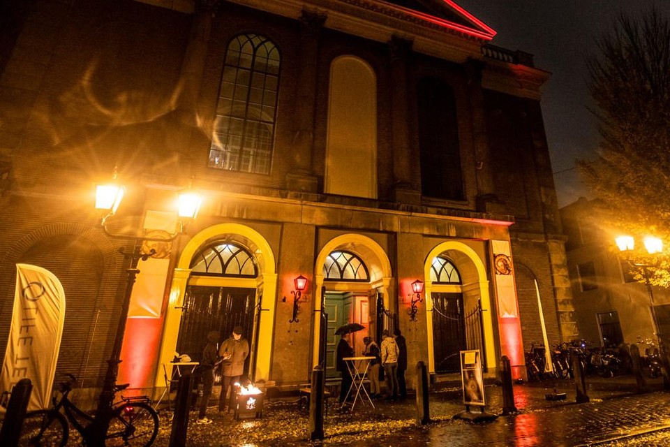 De Sint Josephkerk aan de Jansstraat in Haarlem deed in 2019 ook mee aan #RedWednesday.