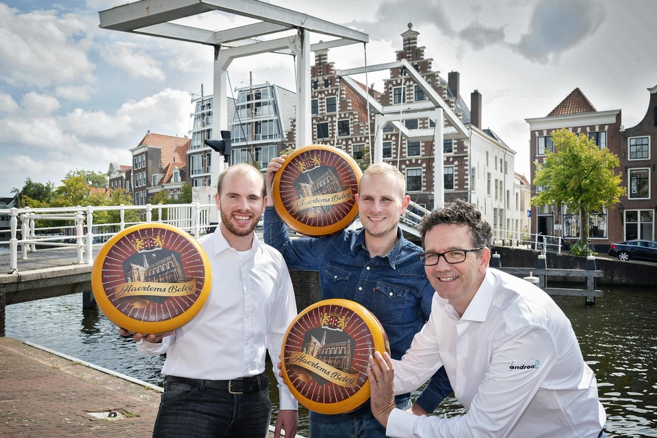 Wouter Beijersbergen (Tromp) , Mark Reimert ((Zuivelhoeve) en Maarten van Oeffel (Het Oude Zuivelhuis) met ’Haerlems Beleg’.