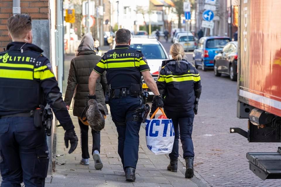 De Haarlemse C. B. werd op 7 februari aangehouden na een incident met een mes bij de Dekamarkt aan de Amsterdamstraat.