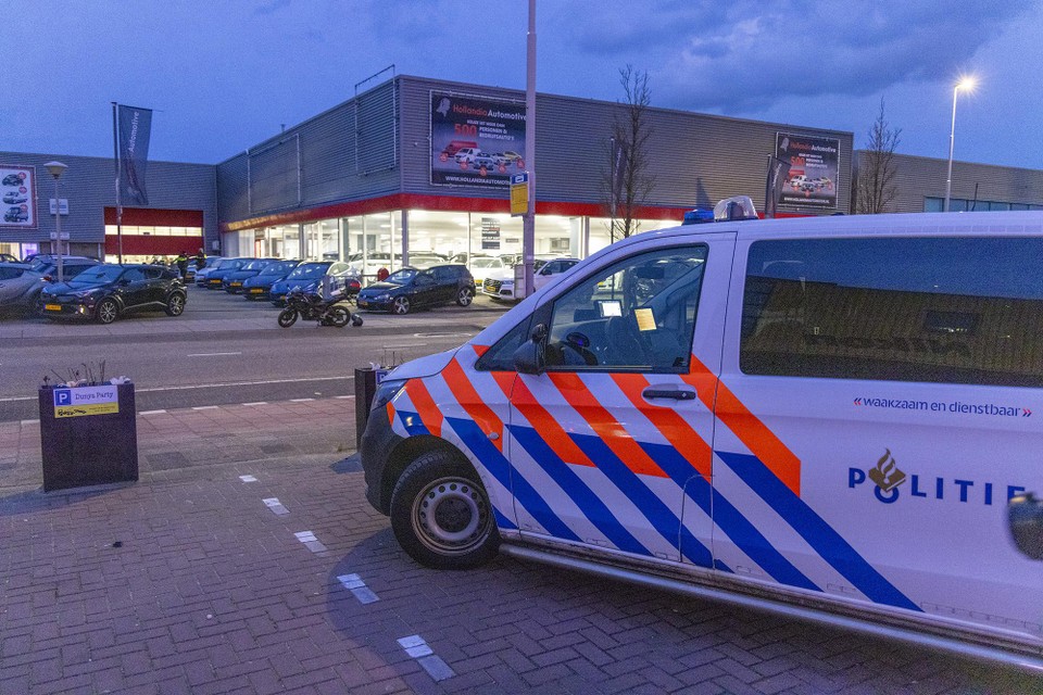 Hollandia Automotive na de overval.