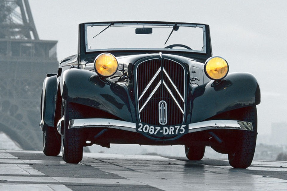 De elegante ’gangsterwagen’ Traction Avant, hier als cabriolet, kwam 80 jaar geleden op de markt. Foto Citroën