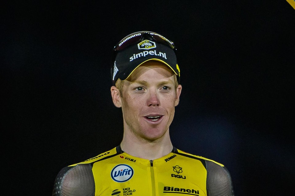Steven Kruijswijk op het podium na de 21e en tevens laatste etappe van de Tour de France.