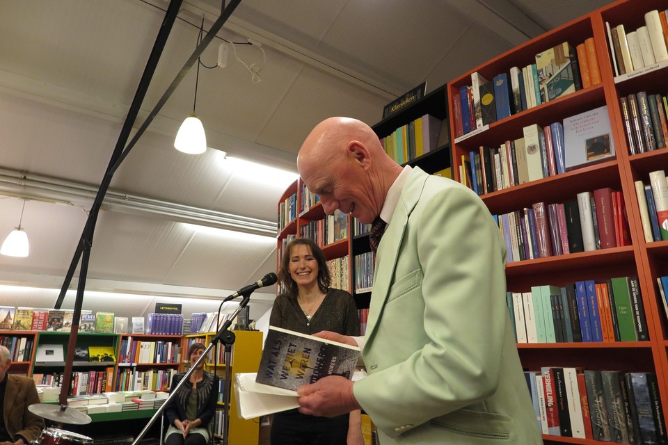 Sylvia Hubers met Herr Seele zaterdag bij de presentatie van Sylvia’s nieuwe bundel in de Kennemer Boekhandel
