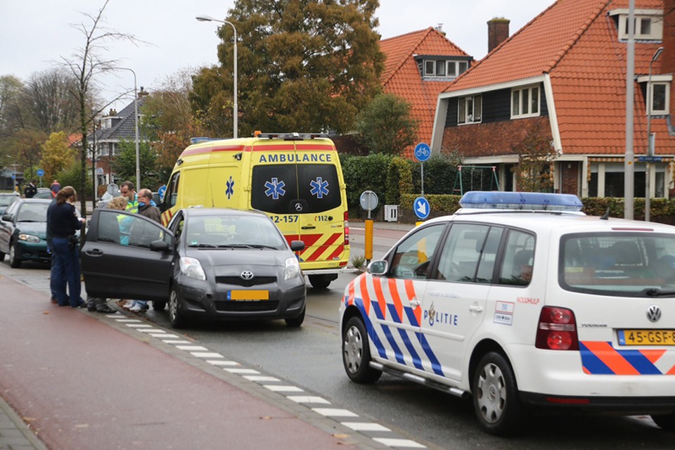 Twee gewonden bij aanrijding in Driehuis. Foto Michel van Bergen