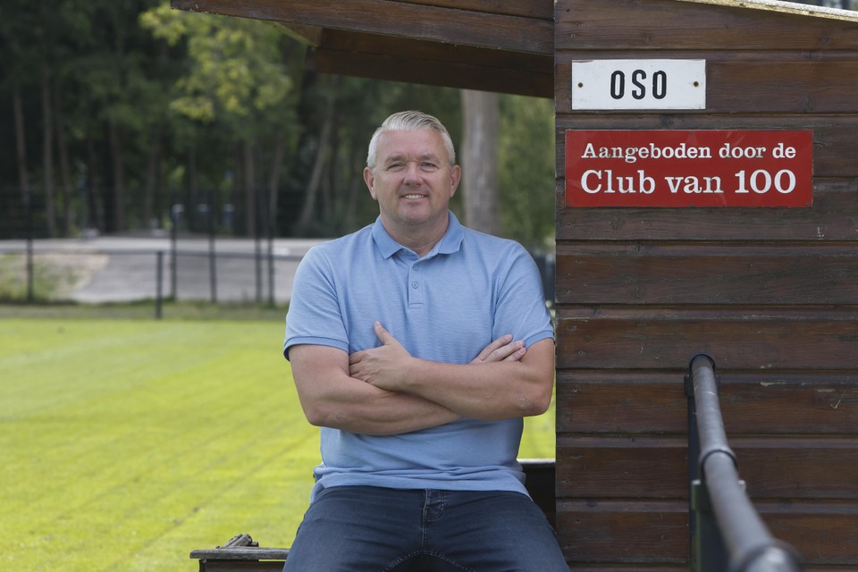 Carel van der Velden bij OSO: ,,Ik vind het leuk om te doen. Als ik niet met voetbal bezig ben, val ik een zwart gat.’’