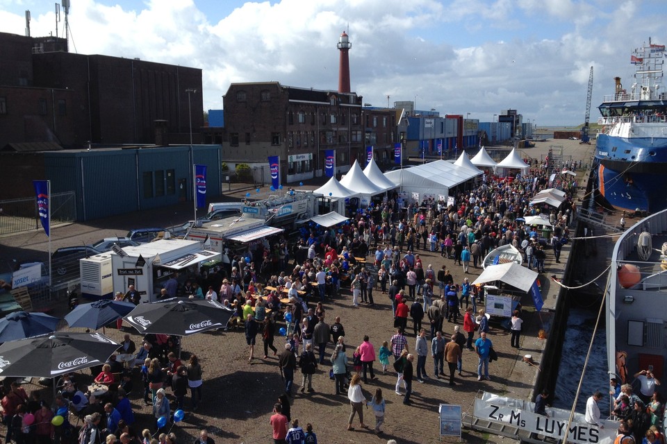 Duizenden bezoekers op Havenfestival. Foto Saskia Knegtering