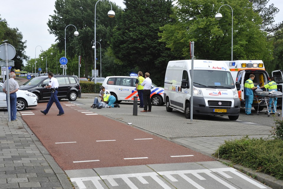 Scooterrijder gewond bij aanrijding in Hoofddorp / foto Eric van Lieshout