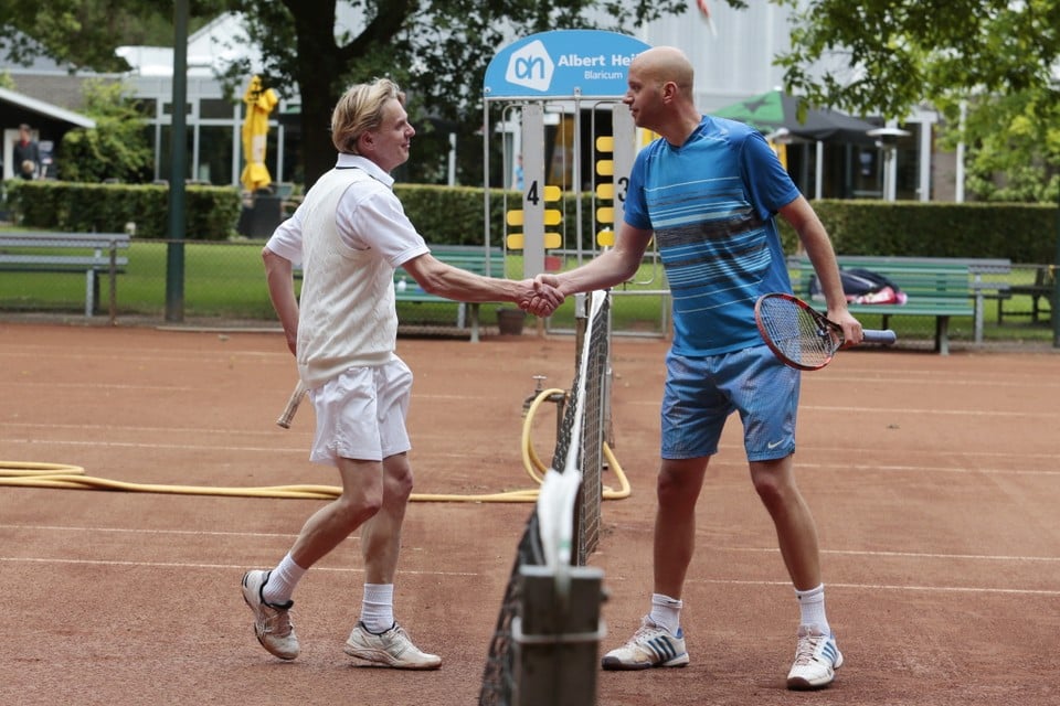 Bram van den Muijzenberg (rechts) en Ernst-Jan Nollet na hun partij op het Blaricum Open.