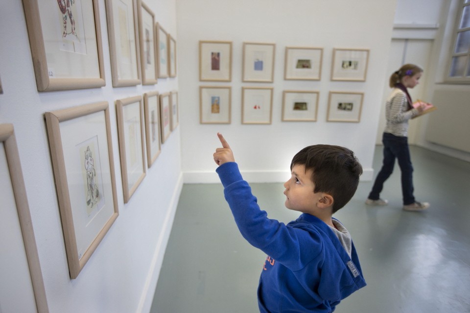 Kinderen kijken hun ogen uit in een museum.Foto Annemiek Mommers
