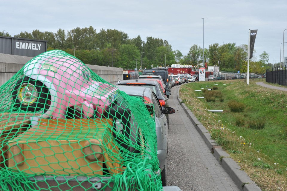 Grote drukte zaterdag bij het afvalstation in Beverwijk.
