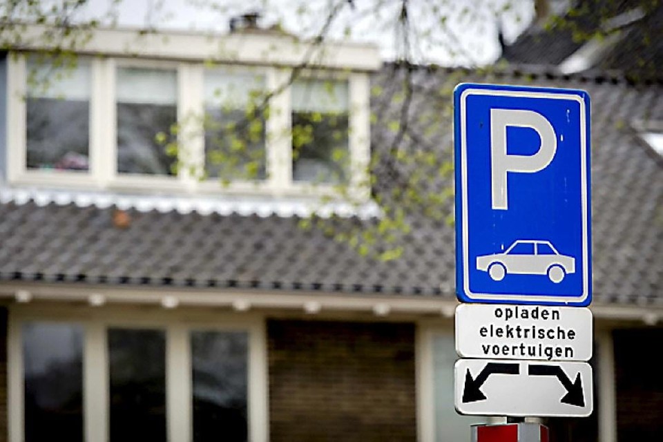 Waar in Heemskerk moeten nieuwe laadpalen voor elektrische auto’s komen te staan?