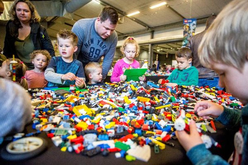 Lego spreekt nog altijd tot de verbeelding, zo bleek de afgelopen dagen in de Van Zantenhal in Nieuw-Vennep.