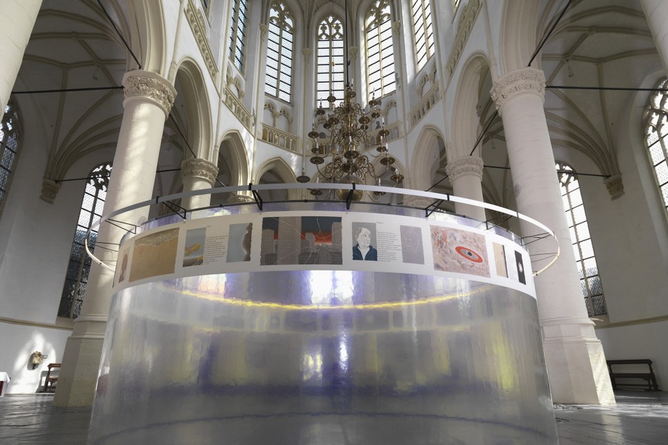 Het werk van Gijs Elzinga in de Hooglandse Kerk in Leiden. Foto: Marsel Loermans