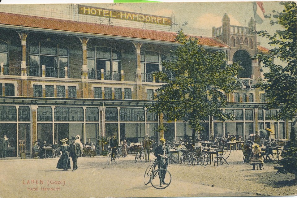 Hotel Hamdorff, nog in volle glorie. In 1980 is het afgebroken.
