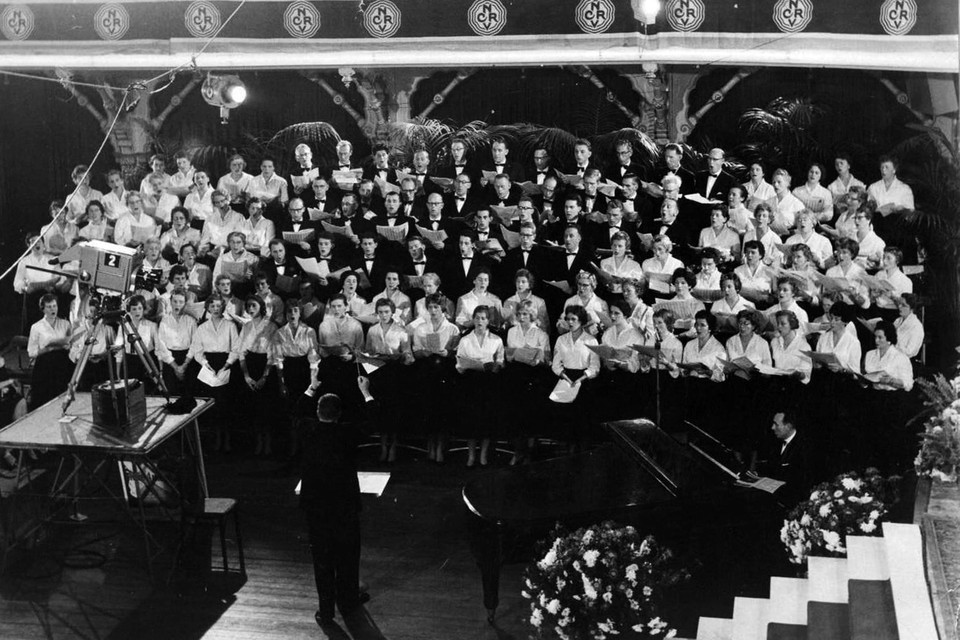 Het koor tijdens een optreden in 1959.