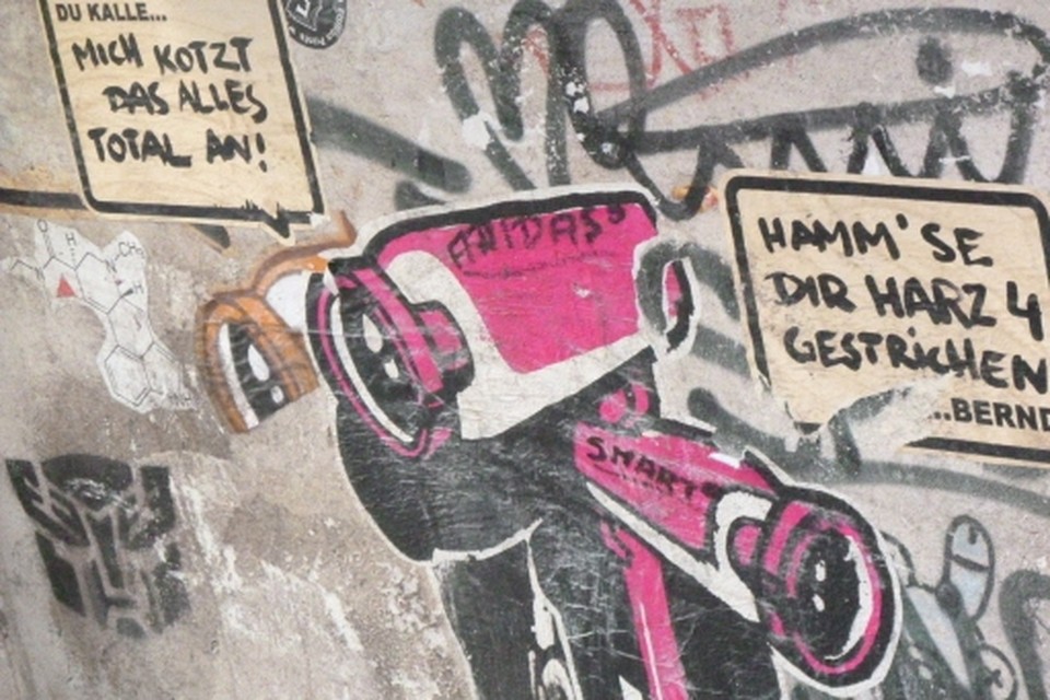 Detail van met straatkunst versierde muur. (Foto: Niek Megens)