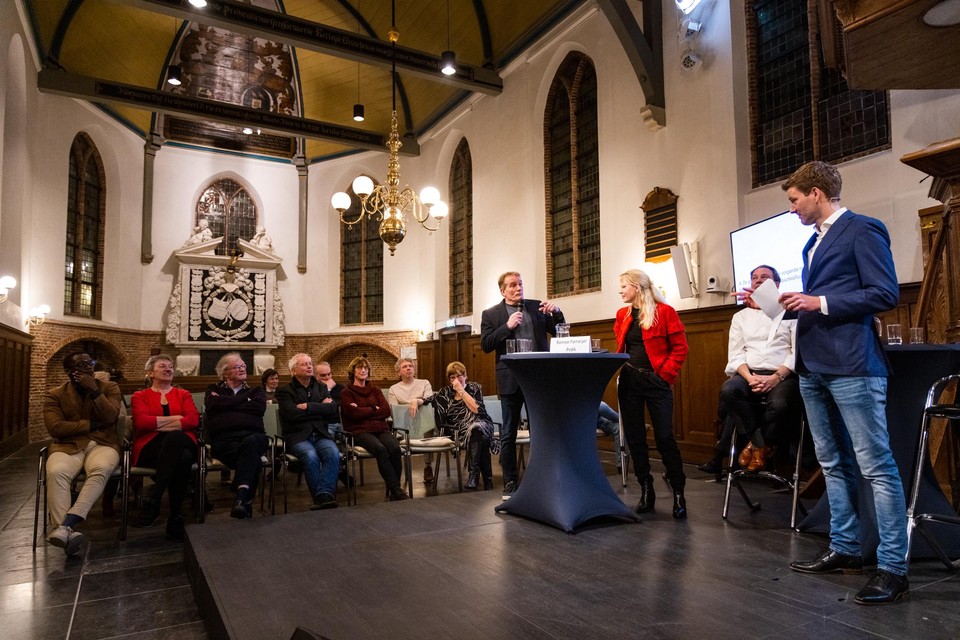 De zeven Heemsteedse lijsttrekkers gingen met elkaar in debat in de Oude Kerk.
