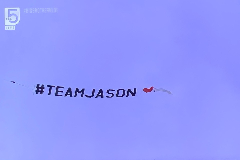 Tijdens de live uitzending van ’Big Brother’op RTL 5 werden beelden van het vliegtuigje voor Jason van die ochtend getoond.