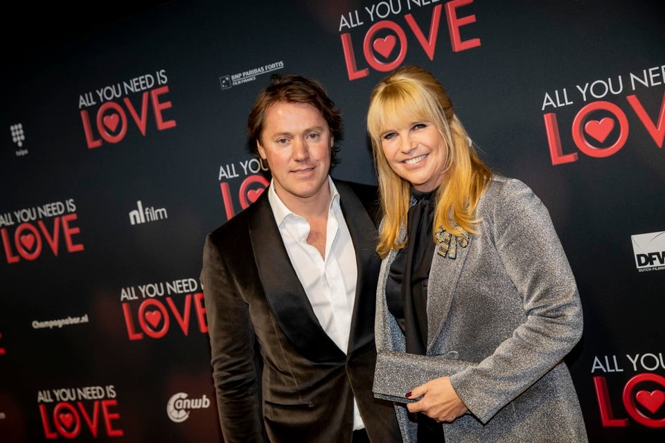 Linda de Mol met partner Jeroen Rietbergen op de rode loper in 2018.