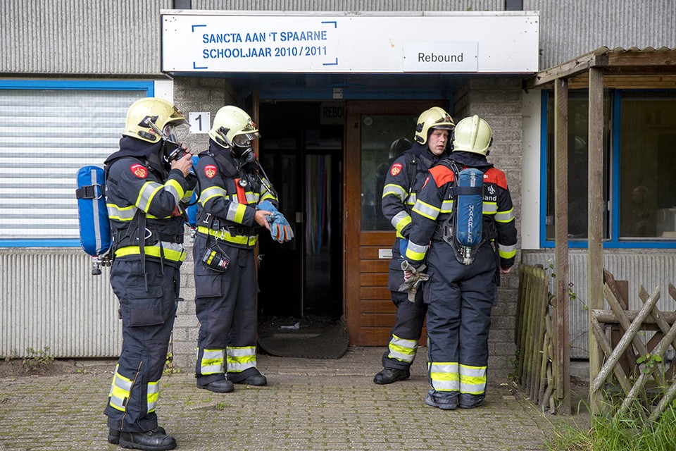 Brandstichting in school aan  Zwemmerslaan in Haarlem. Foto: Michel van Bergen