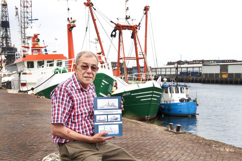 Piet Schol presenteert zijn boek over de IJmuider vissersvloot van na 1945 vrijdag in het Zee- en Havenmuseum.