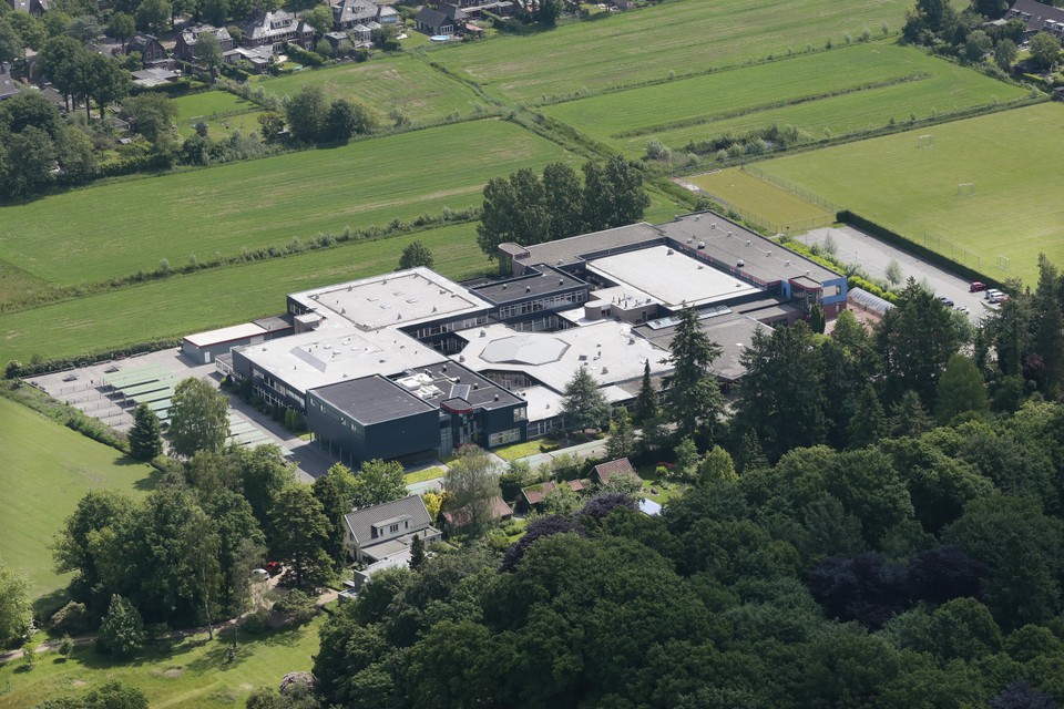 JHet Griftland College in de weilanden tussen Soest en Baarn.