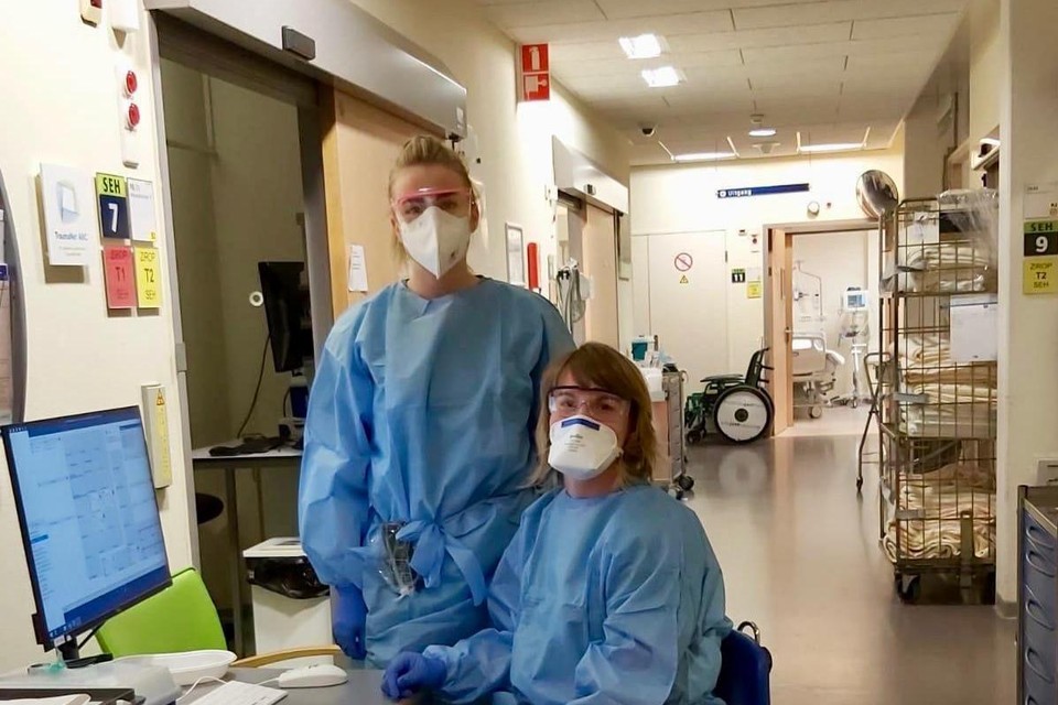 Verplegend personeel van de SEH Dijklander ziekenhuis Hoorn in ’volle uitrusting’.