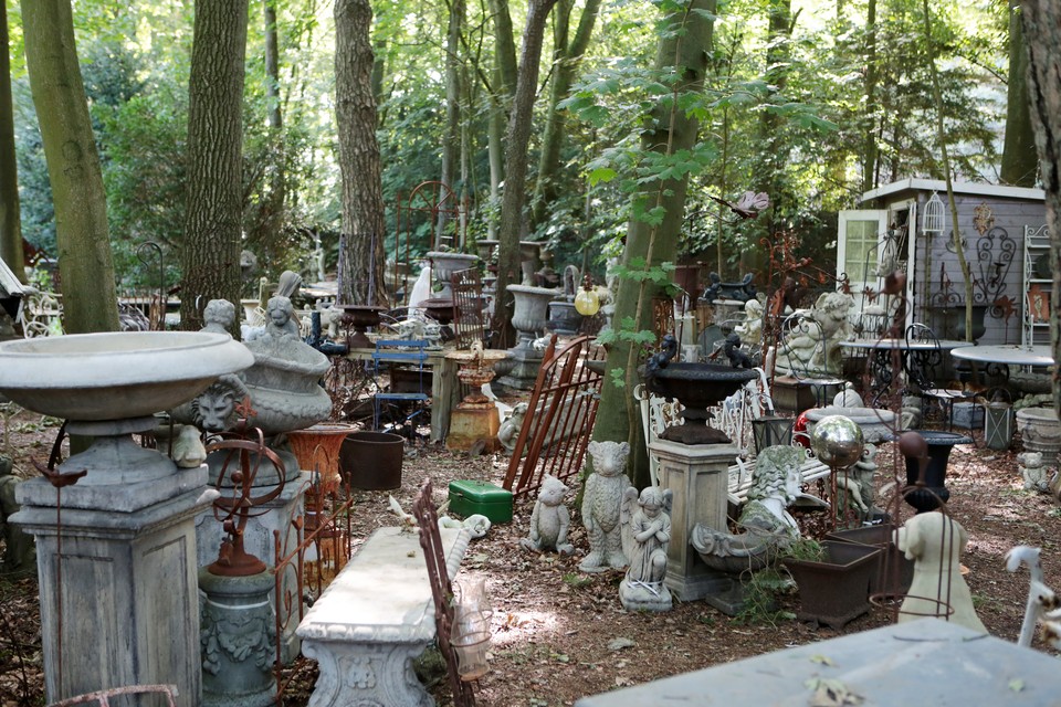 De tuin met de outdoor collectie van Walden Woods. ,,Een sprookjesbos.’’