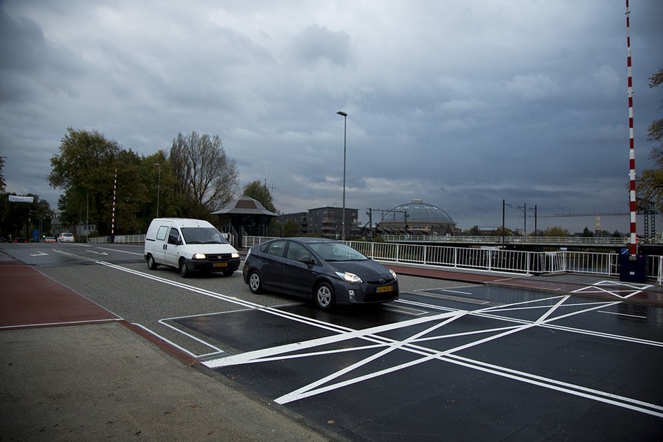 Verkeer kan weer gebruik maken van Prinsenbrug Haarlem. Foto Michel van Bergen