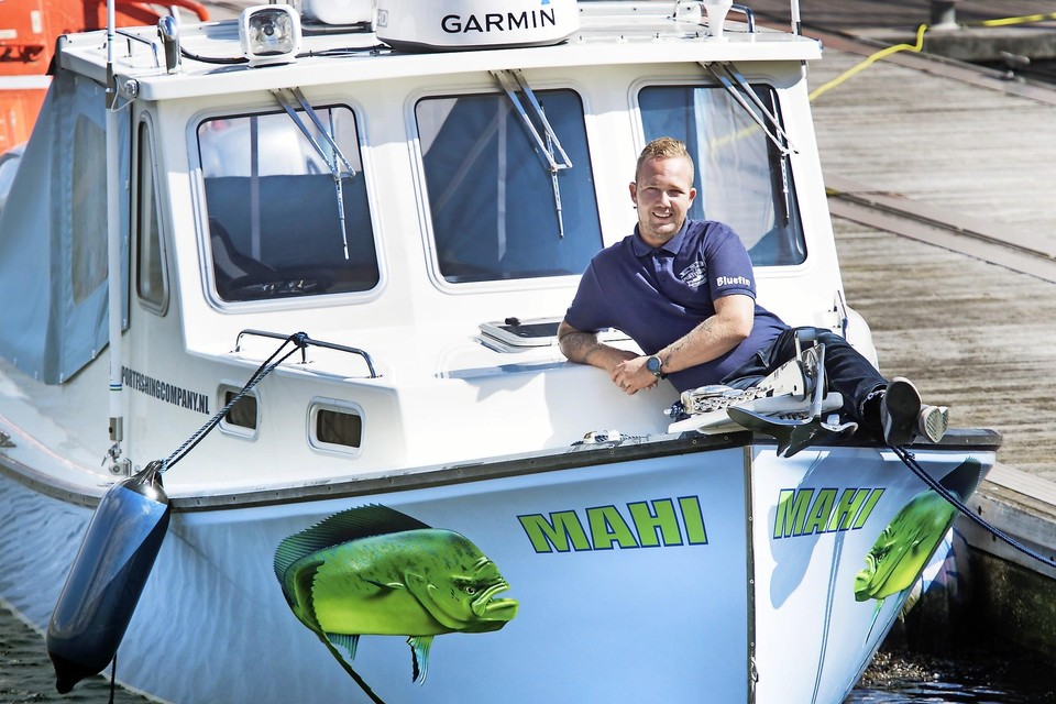 Nick Marinus op de Mahi, het nieuwe  sportvisbootje van The Sport Fishing Company