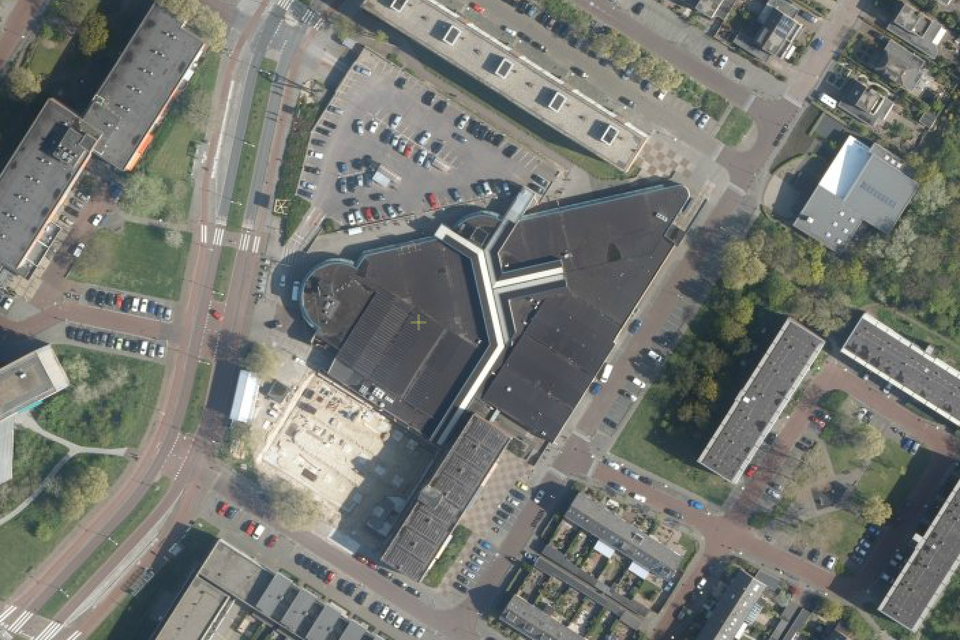 Winkelcentrum Zeewijkpassage IJmuiden-Zeewijk.