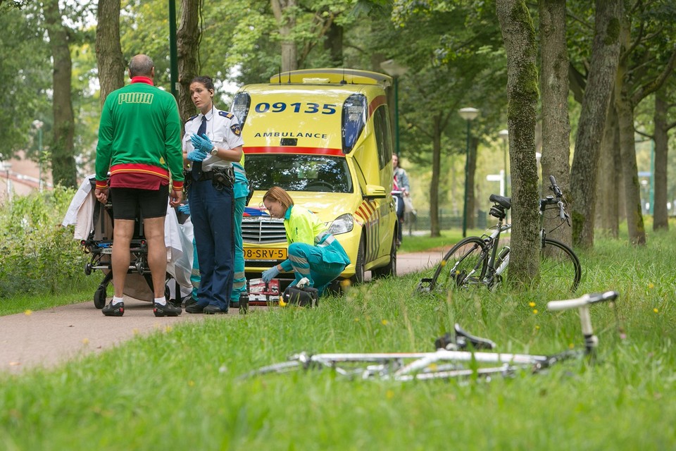 Ongeval wielrenster Soest/ Foto: Caspar Huurdeman