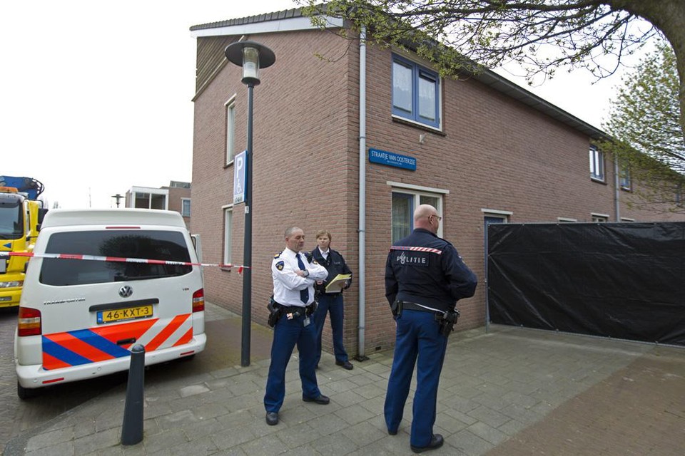 Verdachte moord Straatje van Oosterzee in Haarlem langer vast. Foto Michel van Bergen